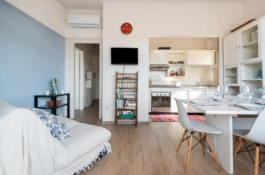 Seaside Apt Private Parking And Near The Beach Viareggio Exterior photo