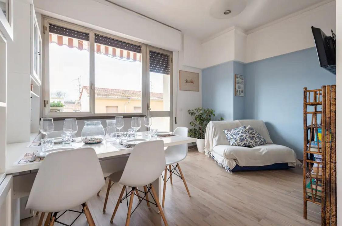 Seaside Apt Private Parking And Near The Beach Viareggio Exterior photo